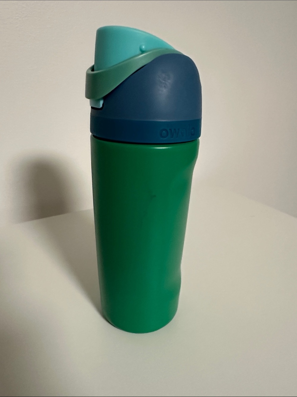 16 ounce Owala Green and Blue Water Bottle
